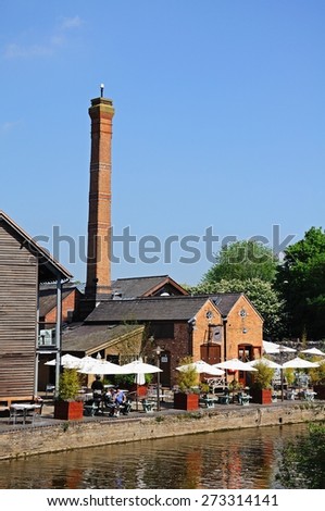 STRATFORD-UPON-AVON, UK - MAY 18, 2014 - The Lazy Cow restaurant along the River Avon at Bridge Foot, Stratford-Upon-Avon, Warwickshire, England, UK, Western Europe, May 18, 2014.