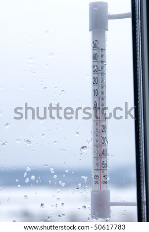 Street thermometer for the wet window, rain