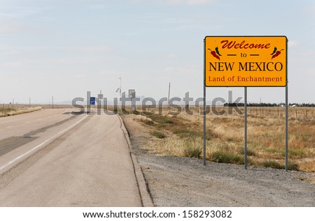A welcome sign at the New Mexico state line.