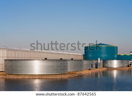 Greenhouse water tank