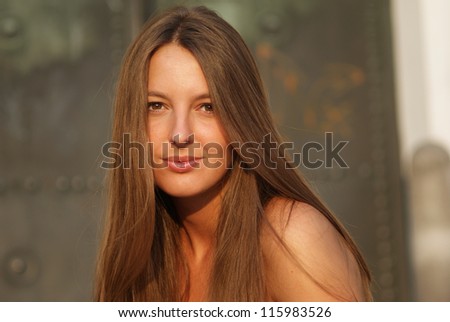 Portrait of a beautiful woman with a direct and honest look