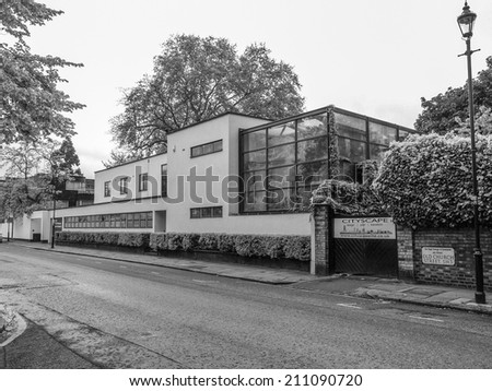 The Levy house designed by Walter Gropius and Maxwell Fry and the nearby Cohen house designed by Eric Mendelsohn and Serge Chermayeff in 1936 sign the start of modernist architecture in the UK