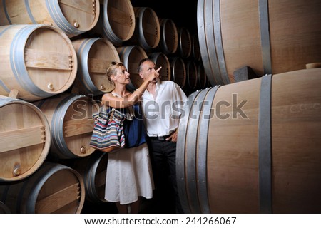 Tourism-Couple visiting a castle in the Bordeaux vineyard