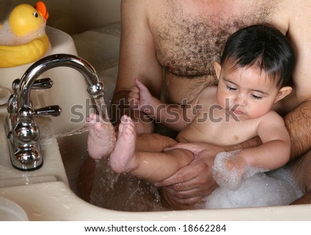 Baby Bath Water on Baby In The Bath Water Submited Images   Pic 2 Fly