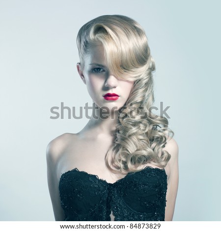 Lifestyle - Pagina 5 Stock-photo-beautiful-blond-woman-with-elegant-black-dress-fashion-photo-84873829