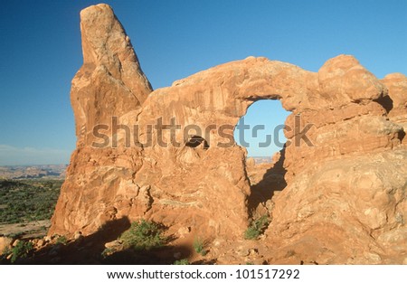 The Windows Arches at dawn, Arches National Park, Utah