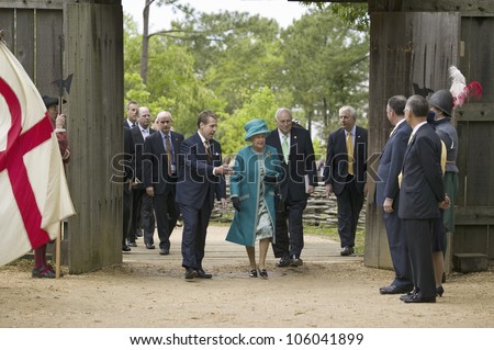 From left to right, Phil Emerson, Her Majesty Queen Elizabeth II and Vice President Dick Cheney visiting James Fort, Jamestown Settlement, Virginia on May 4, 2007.