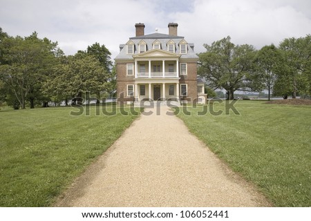 MAY 2007 - Pathway to Shirley Plantation Great House, Virginia\'s First Plantation founded in 1613, first to use slaves and operated for 12 generations by the Hill-Carter family.