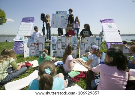 APRIL 2006 - Students discuss Earth Force environmental Project on Earth Day, Alexandria, Virginia