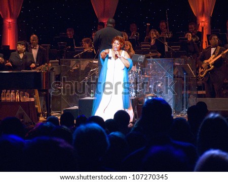 Aretha Franklin performing at the celebration for the official opening of the William J. Clinton Presidential Library November 18, 2004 in Little Rock, AK