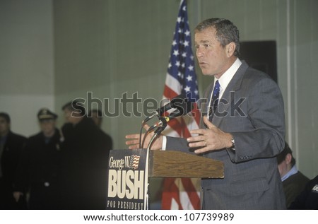 George W. Bush speaking from podium at campaign rally, Londonderry, NH, January 2000