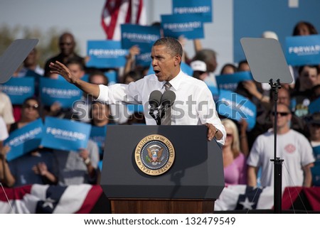 LAS VEGAS - NOVEMBER 01: Barack Obama speaks at Presidential Campaign rally at Cheyenne Sports Complex on November 01, 2012 in North Las Vegas, Nevada