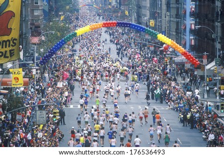 Crowd of runners crossing 1st Avenue/ 59th Street bridge, NY, NY City Marathon