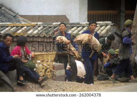 Yi Minority People\'s Marketplace in Kunming, Yunnan Province, People\'s Republic of China