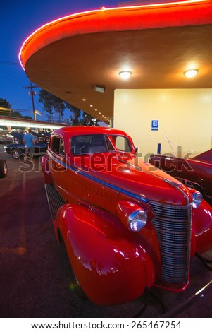 Classic cars and hot rods at 1950's Diner, Bob's Big Boy, Riverside Drive, Burbank, California