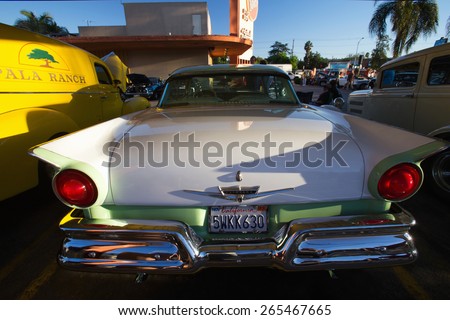1957 Ford and Classic cars and hot rods at 1950\'s Diner, Bob\'s Big Boy, Riverside Drive, Burbank, California
