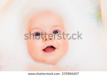 baby wash in the foam