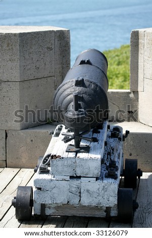 Cannon facing out over Lake Ontario at Fort Niagara