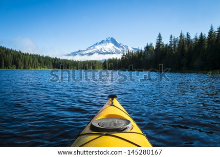 Kayak in Trillium lake, Mt. Hood, Oregon