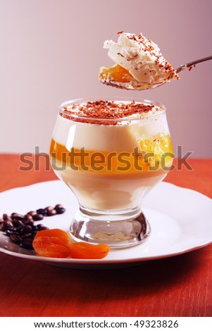 Spoon with multilayer gelatin dessert