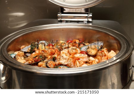 Warm food in the pot