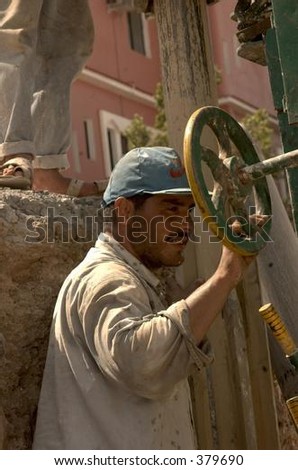 Egyptian man drilling for water in Saudi arabia