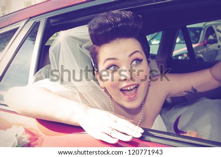 unusual wedding photos with humor.bride in the car