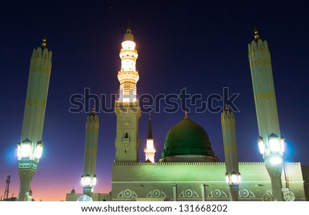 Masjid Al Nabawi or Nabawi Mosque (Mosque of the Prophet) at sunset in Medina (City of Lights), Saudi Arabia.Nabawi mosque is Islam\'s second holiest mosque after Haram Mosque (in Mecca, Saudi Arabia)