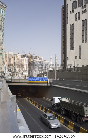 MECCA,S.ARABIA-JUNE 8:General view of local transportation road in Makkah on June 8, 2013.The Saudi government has hired external firm to promote its multi-billion-dollar public transportation project