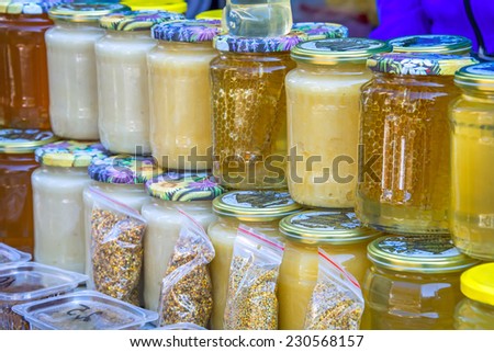different grades of honey and its products