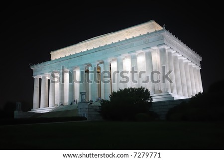 The Lincoln Memorial At Night. THE LINCOLN MEMORIAL AT NIGHT