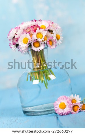 beautiful bouquet of daisies in vase
