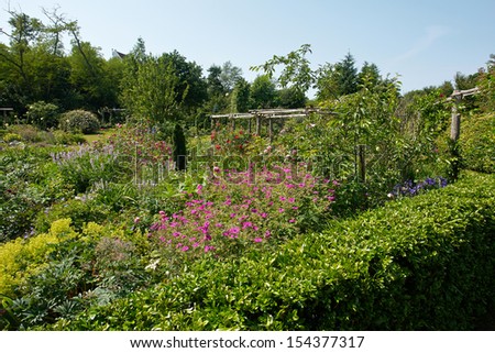 Attractive beautiful English style formal garden classical creative gardening