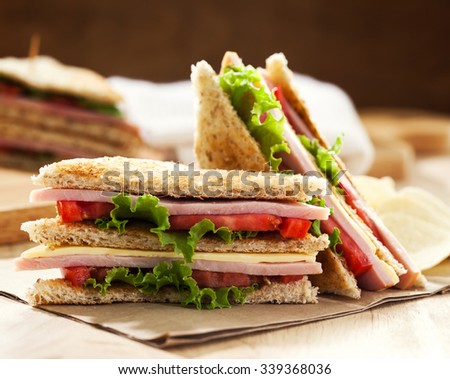 club sandwich with potato chip