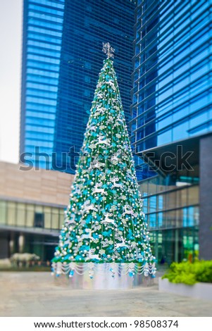 Christmas tree in Singapore Business District