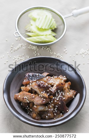 Baked pork with honey for eating with dipping sauces.
