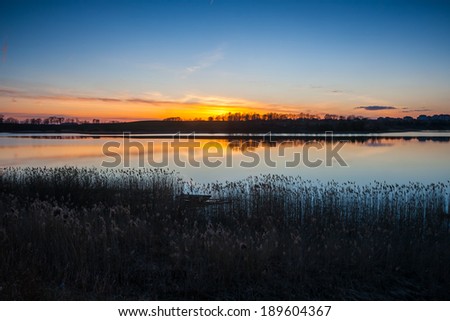 [Obrazek: stock-photo-lake-after-sunset-189604367.jpg]