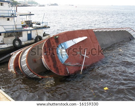 After thunder-storm ship overturned, Rio Negro Manaus, Brazil
