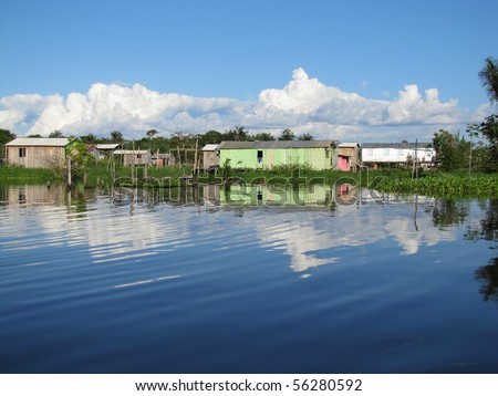 Floating houses in the Amazon - Brazil