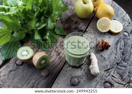 shake nettles with kiwi apples and ginger detox drink for a vegetarian diet