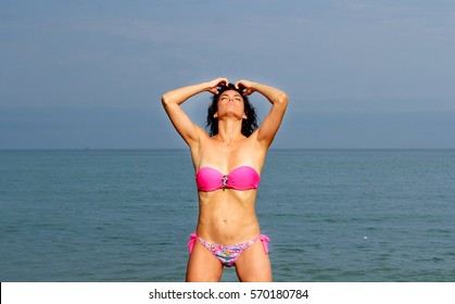 Woman Shape Sexy Symbol Red Bikini Foto De Stock Shutterstock