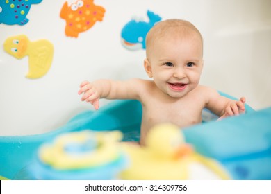 Baby Enjoys Bath Time Stock Photo Edit Now 314309756
