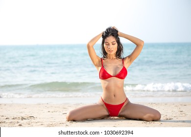 Woman Shape Sexy Symbol Red Bikini Foto Stock 1437671432 Shutterstock