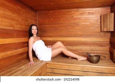 Beautiful Naked Nudes Woman Relaxing Sauna Stockfoto