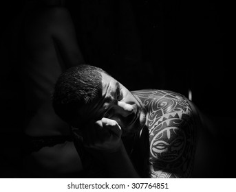 Beautiful Nude Man Tattoo Lying On Foto De Stock 307764890 Shutterstock