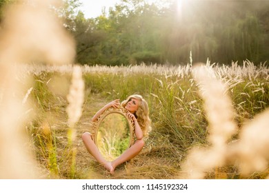 Naked Woman Underwater Immagini Foto Stock E Grafica Vettoriale