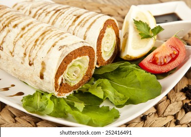 Cig Kofte Durum Shawarma Turkish Food Foto De Stock 252416491