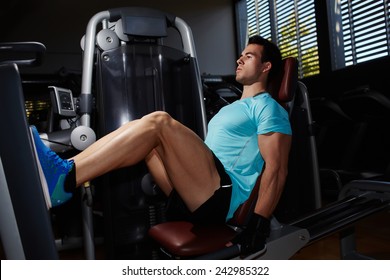 34 817 Muscular Male Legs Images Stock Photos Vectors Shutterstock