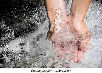 Nude Men Water Splash Liquid Nude库存照片181970045 Shutterstock