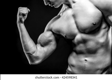 Image Very Muscular Man Posing Naked Stock Photo 424598341 Shutterstock